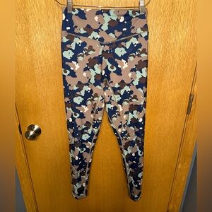 Vitality/Balance Athletica camo leggings size medium